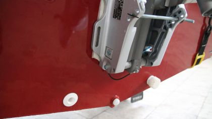 Boat VIZION 440RS Rear View