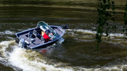 Boat VIZION 440CS Black