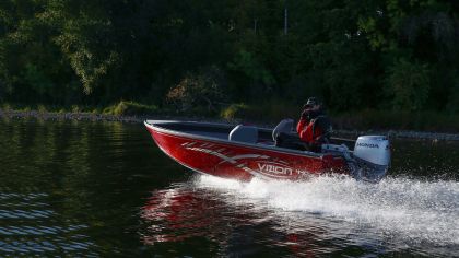 Boat VIZION 440RS Red