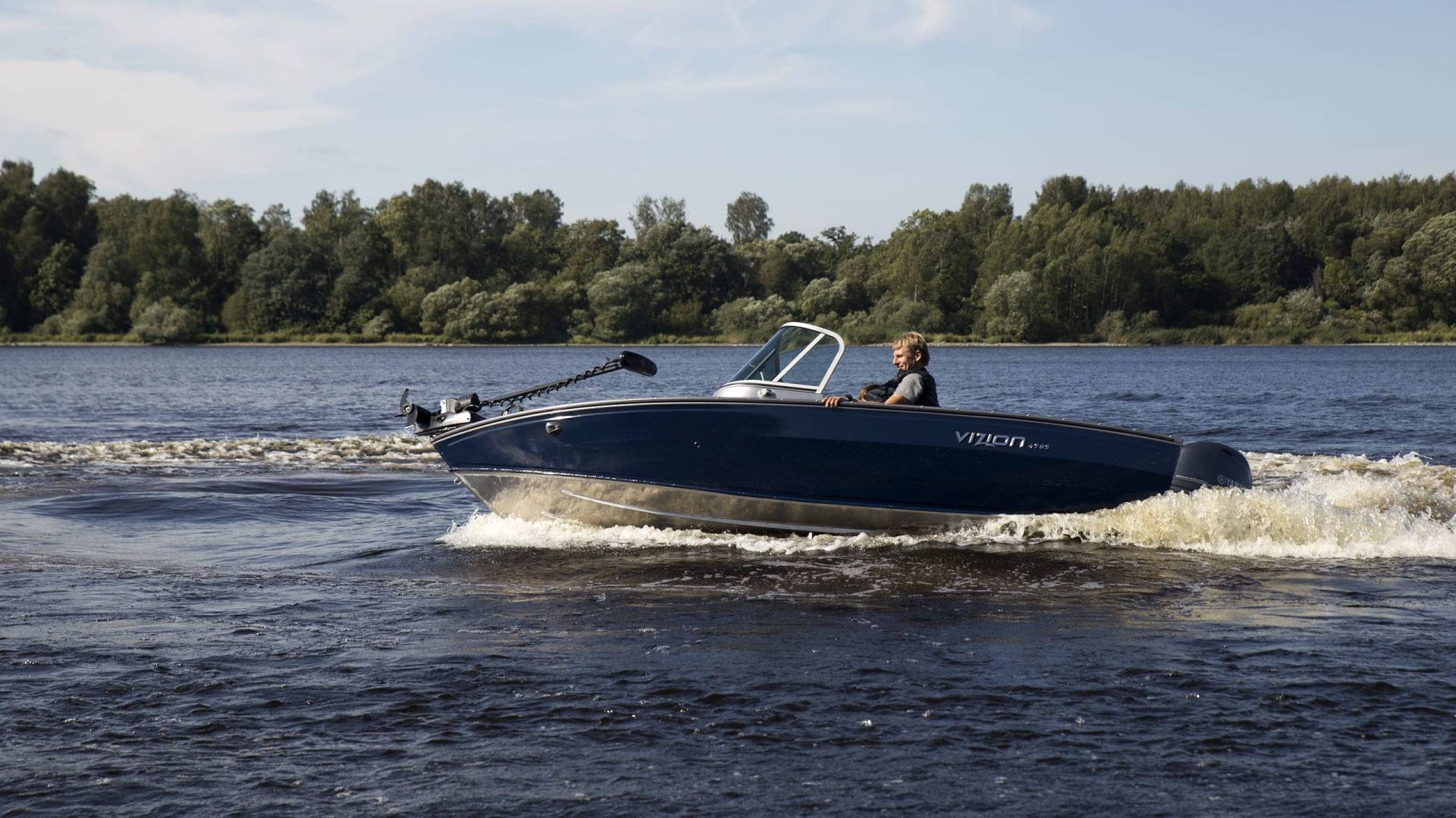 Boat VIZION 470s Blue Chrome