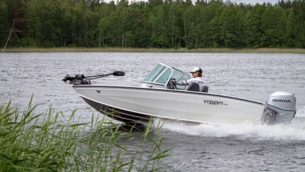 Boat VIZION 470 White Chrome