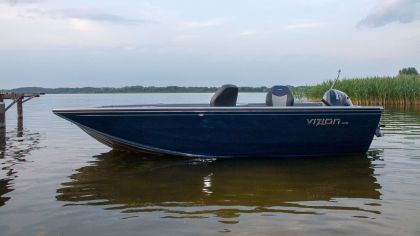Vizion Boat 410 Chrome Blue