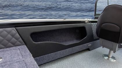 vizion boat 600 side compartment
