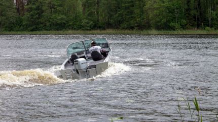 Boat VIZION 470 White Chrome