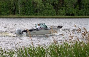 Boat VIZION 470 White Chrome