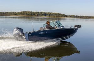Boat VIZION 470 Blue Chrome