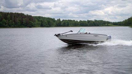 Boat VIZION 470 White Chrome