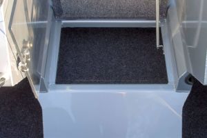 Boat VIZION 470 Two tier compartment