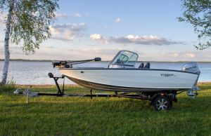 Boat VIZION 470 White Trailer