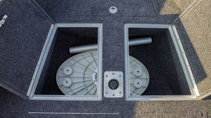 Boat VIZION 500 table in compartment