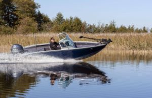 Boat VIZION 470 Blue Chrome