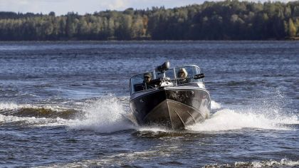 Boat VIZION 440CS Black