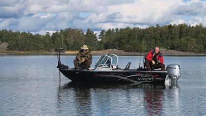 Boat VIZION 440CS Black