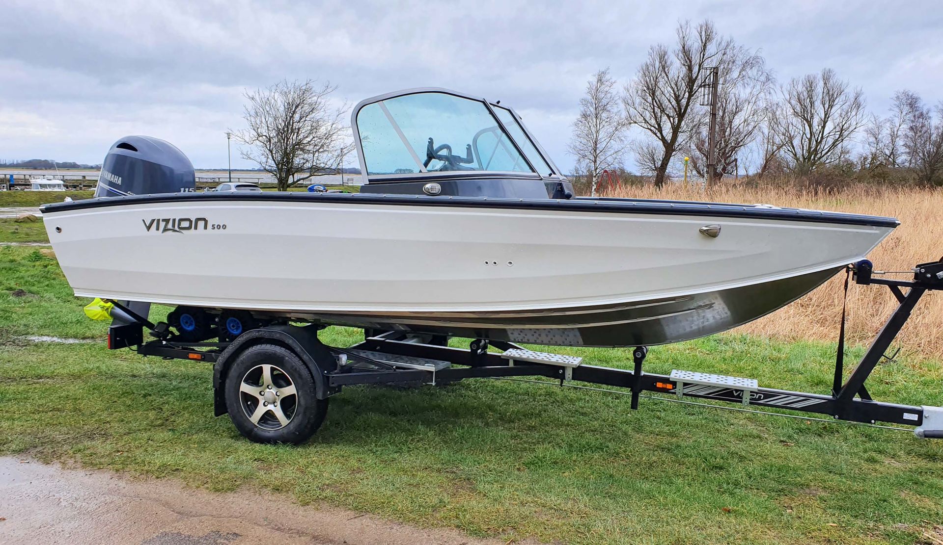 Boat VIZION 500 Orange Chrome