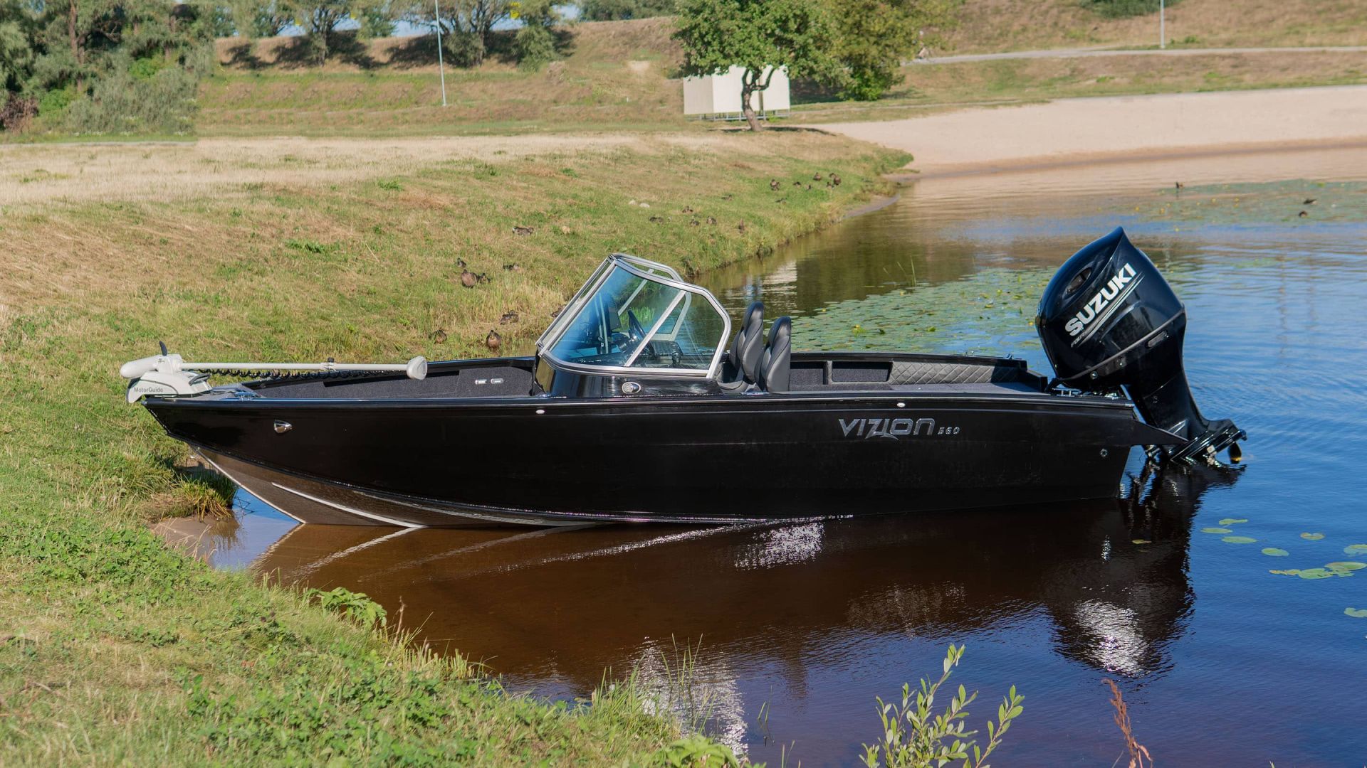 Boat VIZION 560 black