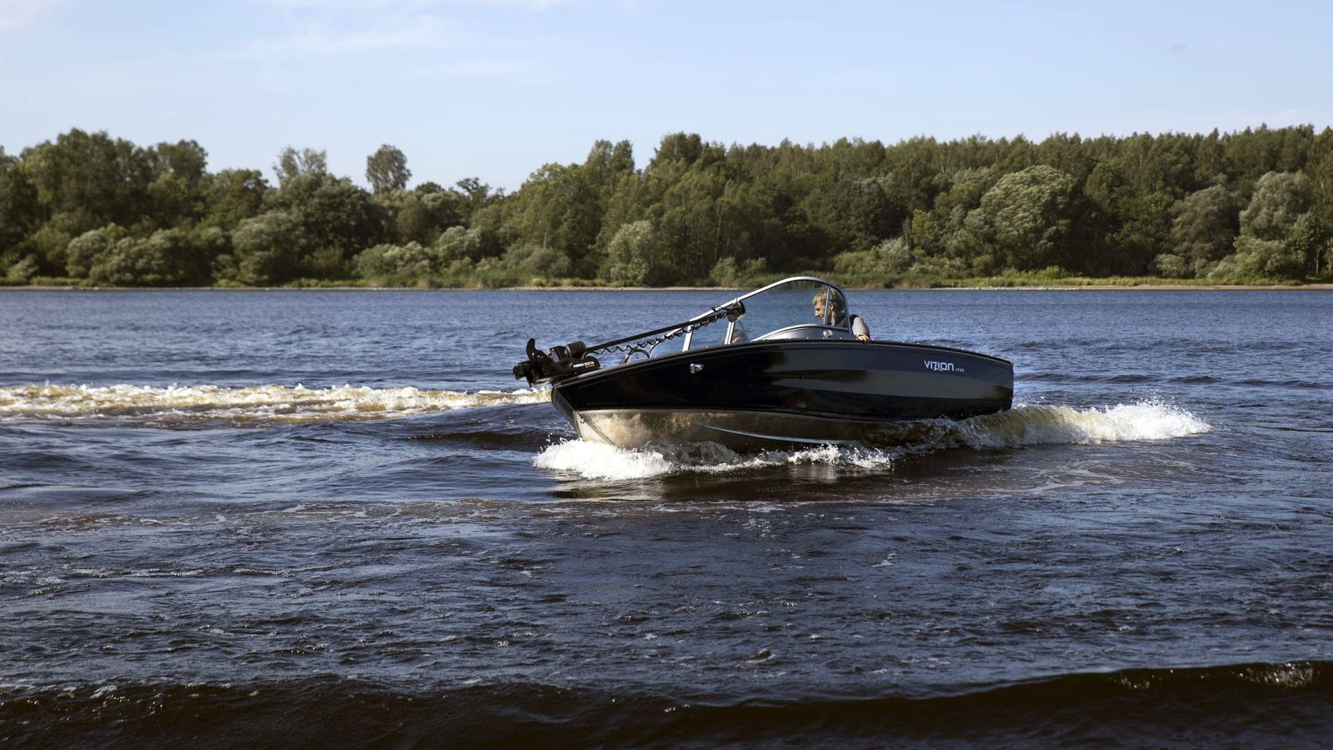 Boat VIZION 470s Blue Chrome