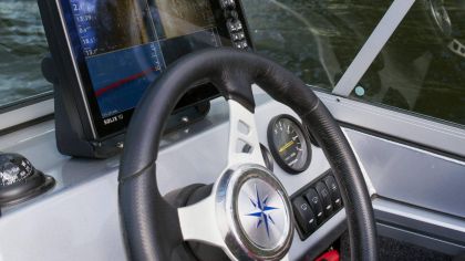 Boat VIZION 440CS Wheeling