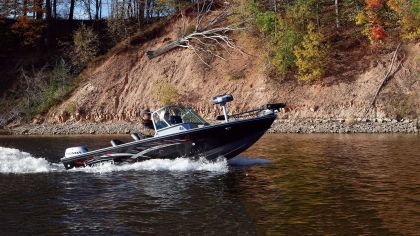 Boat VIZION 440CS Black