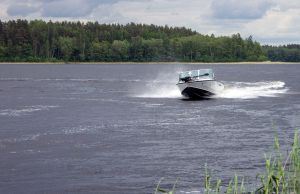 Boat VIZION 470 White Chrome
