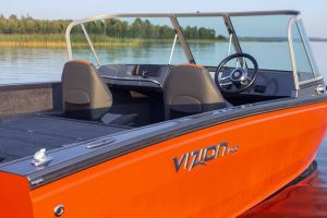 Boat VIZION 500 Rear View