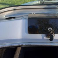 Aizslēdzams cimdu nodalījums