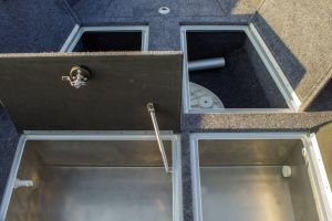 Boat VIZION 500 Front Compartments