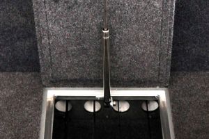 Pneumatic lift