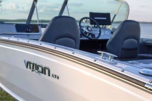 Boat VIZION 470 Rear view