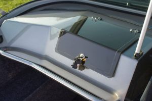 Boat VIZION 500 Glove Box