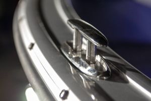 Boat VIZION 470 Retractable Cleat