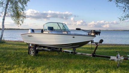 Boat VIZION 470 White Trailer