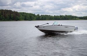 Boat VIZION 470 White Chrome