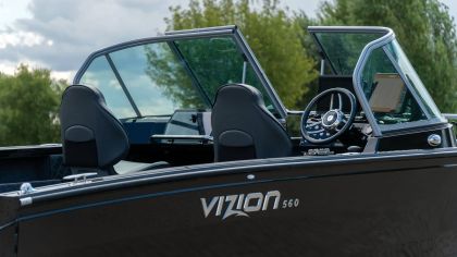 vizion boat 560 side view