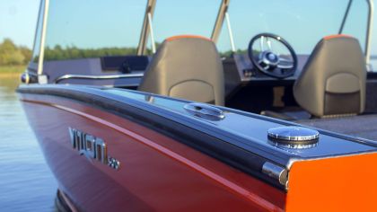Boat VIZION 500 Rear View