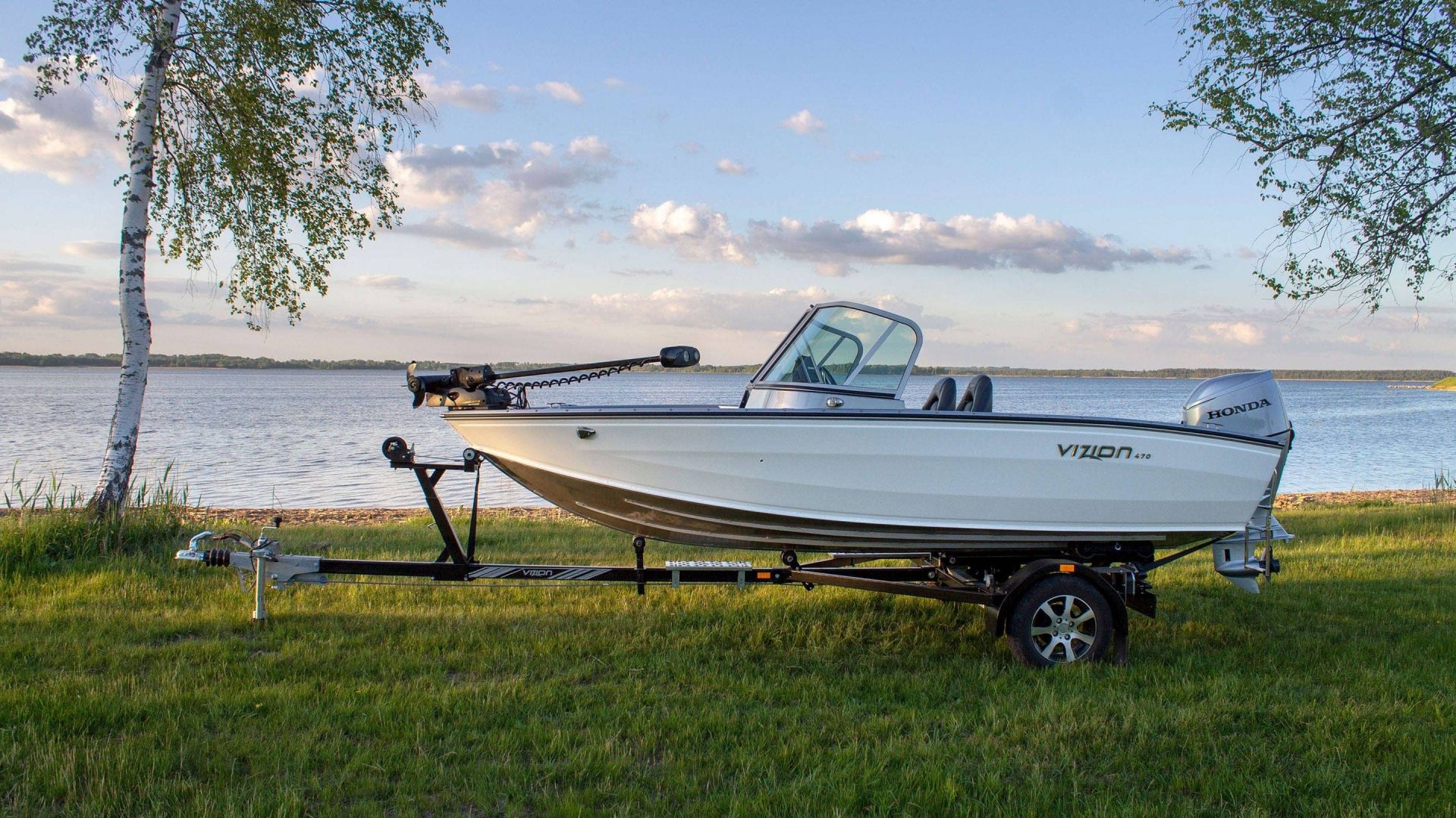Boat VIZION 470 White Chrome