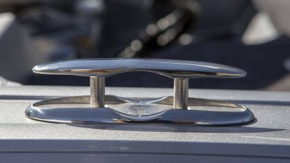 Boat VIZION 440CS Retractable Cleat