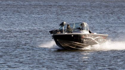 Boat VIZION 440CS Black