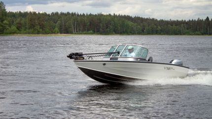 Boat VIZION 470 White Chrome