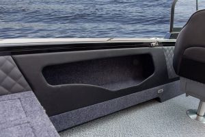 vizion boat 600 side compartment