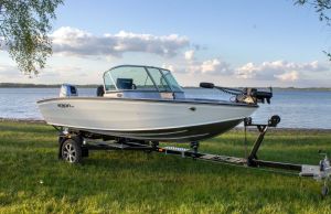 Boat VIZION 470 White Trailer