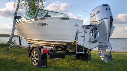 Boat VIZION 470 White Trailer