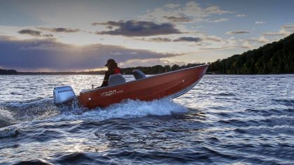 Boat VIZION 440RS Red