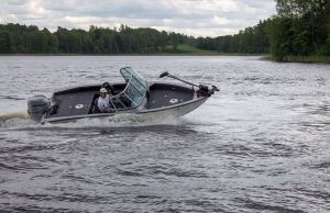 Boat VIZION 470 White Chrome