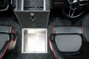 MOTORBOAT VIZION 650 interior