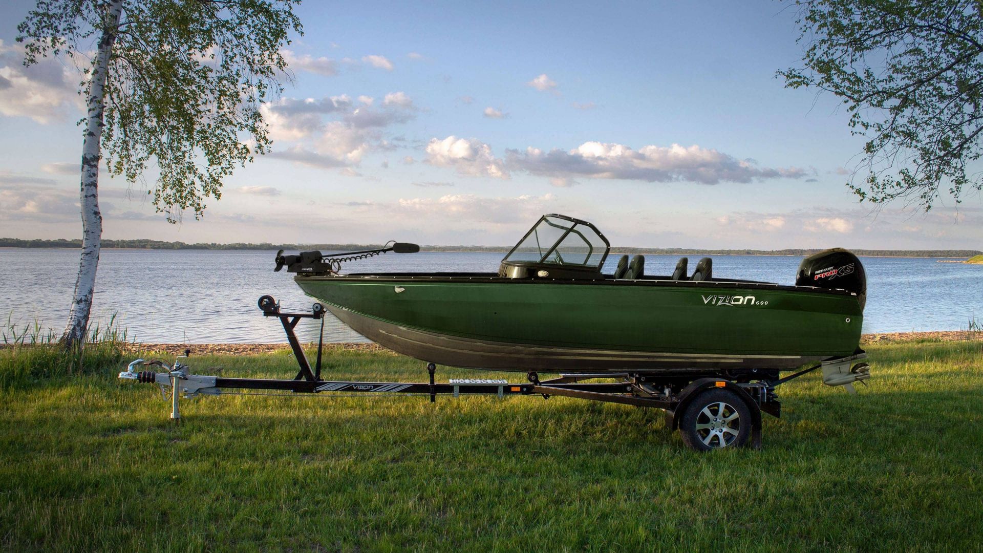 Boat VIZION 600 Green Chrome