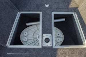 Boat VIZION 500 table in compartment