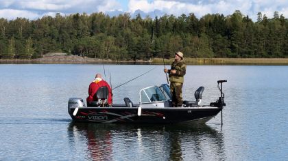 Boat VIZION 440CS Black