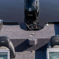 vizion boat 560 rear compartments
