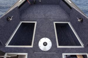 vizion boat 600 front compartments