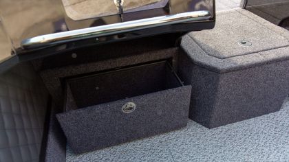 vizion boat 600 console compartment